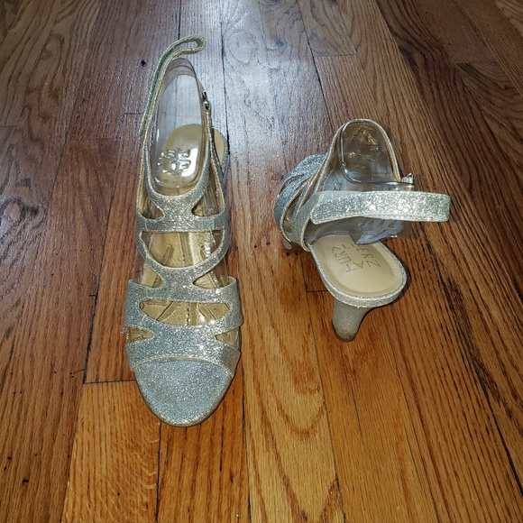 Heels - Picture 2 of 7